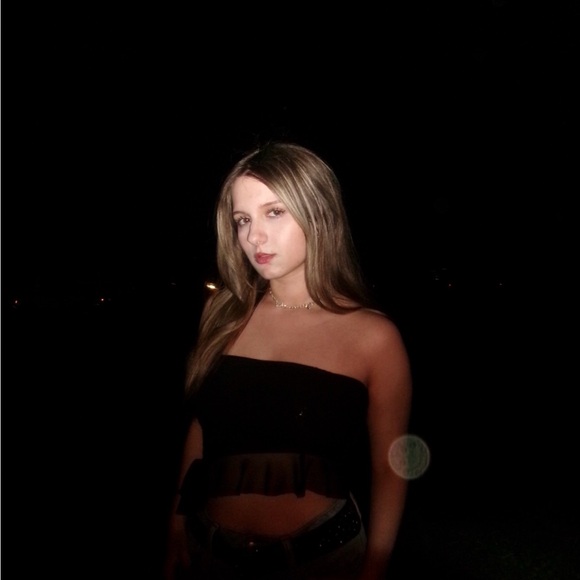 Meet your Posher, Haley - Picture 3 of 3